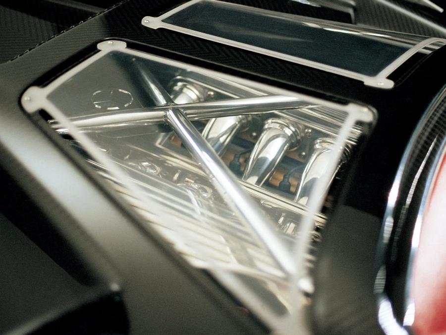 Моторный отсек Pagani Zonda Roadster F 2006 года  (фото 11 из 51)